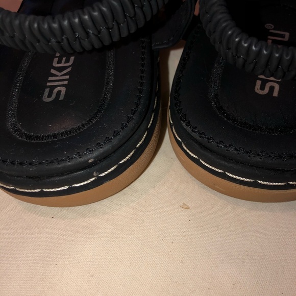 Fun Flats - Picture 3 of 3